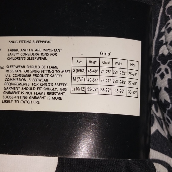 GIRLS 🎃🦴 PJ Set - Picture 2 of 2